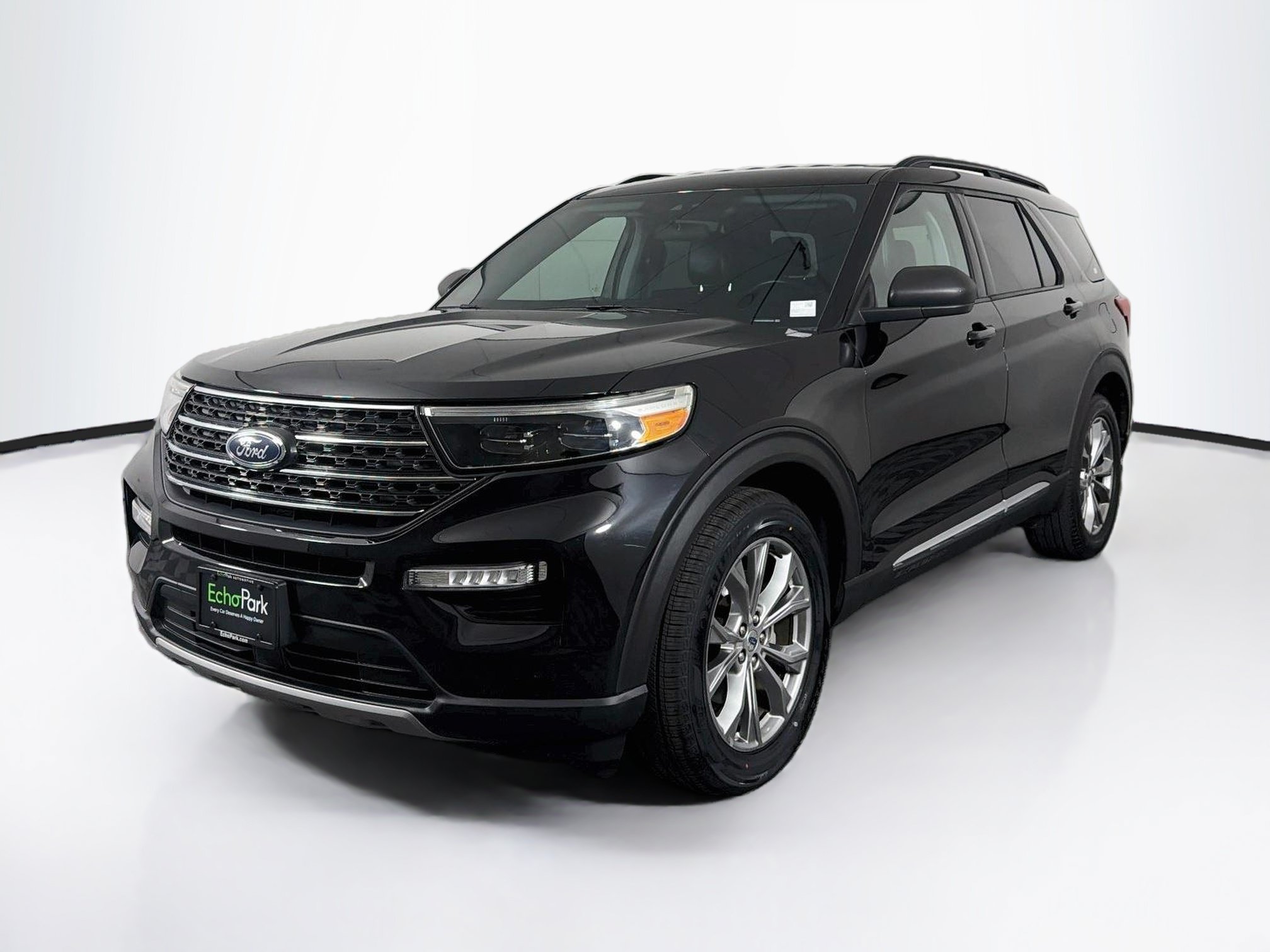 Used 2022 Ford Explorer XLT w/ Equipment Group 202A RWD image 3