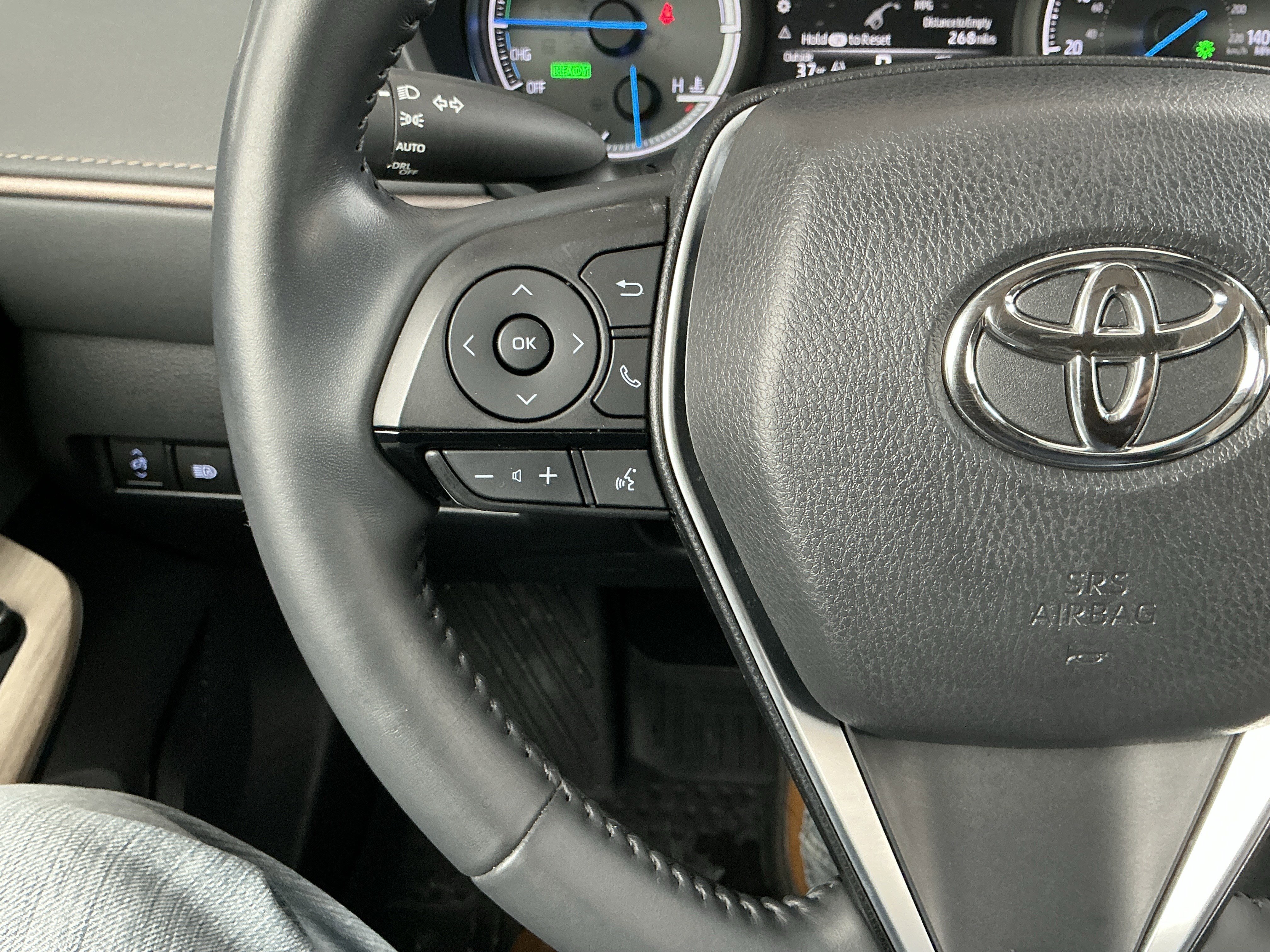 Certified 2021 Toyota Venza XLE image 12