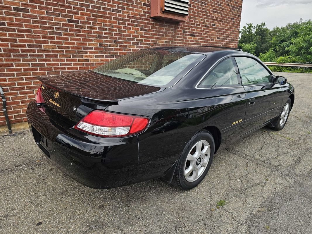 Used 1999 Toyota Solara SLE w/ Sport Pkg FWD image 2