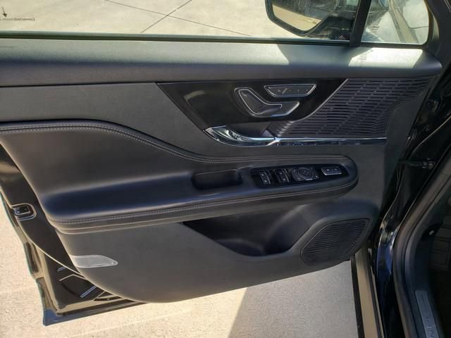 Used 2022 Lincoln Corsair AWD w/ Premium Package image 14