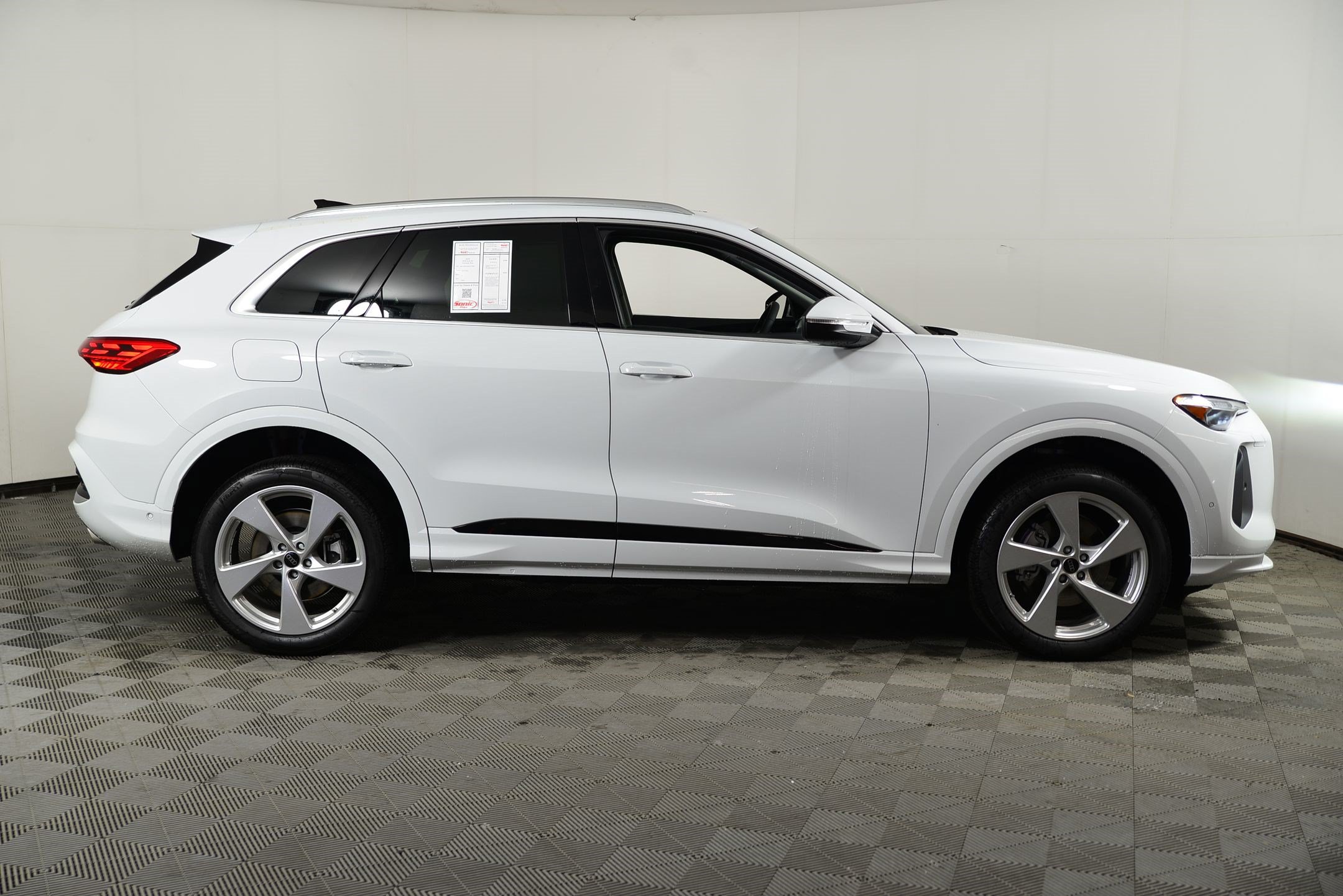 New 2025 Audi Q5 Premium AWD/4WD image 7