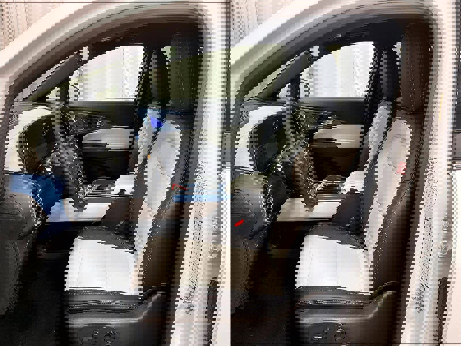 Used 2025 Chevrolet Equinox EV LT image 10