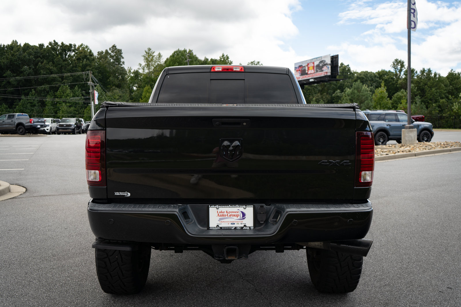 Used 2018 RAM 2500 Laramie w/ Sport Appearance Group AWD/4WD image 8