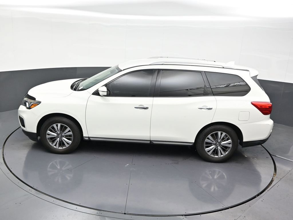 Used 2020 Nissan Pathfinder SV image 16