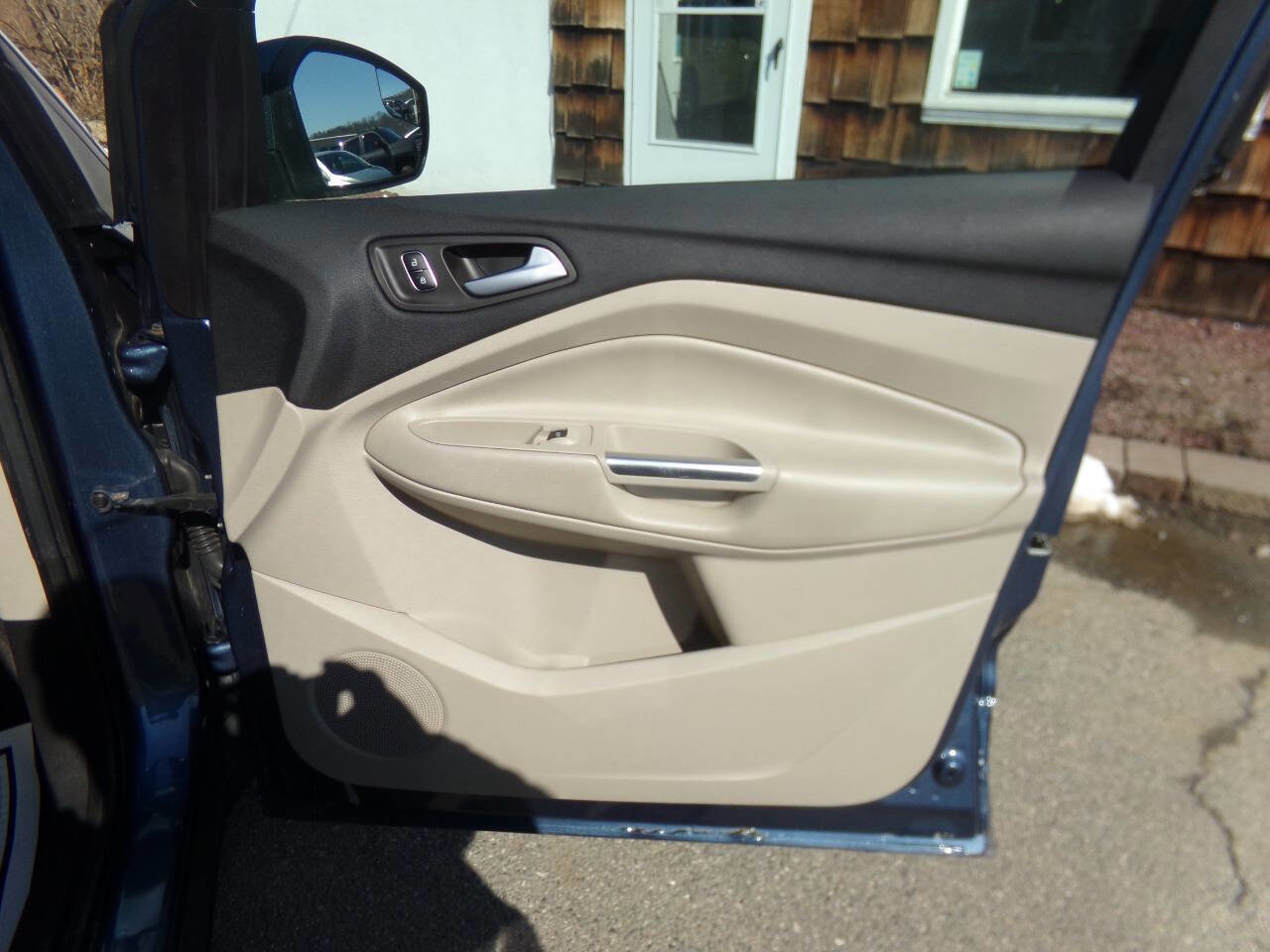 Used 2018 Ford Escape SE image 29