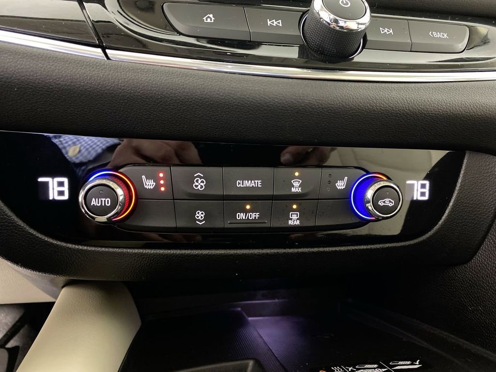 Used 2023 Buick Enclave Essence w/ Experience Buick Package image 18