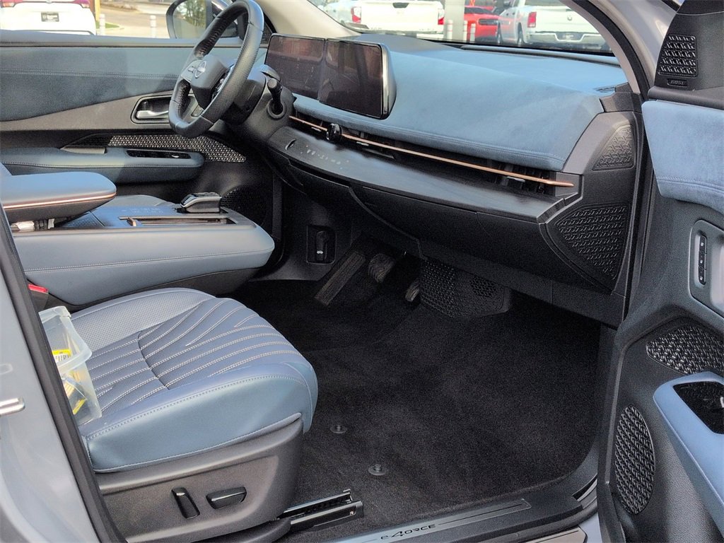 Used 2024 Nissan Ariya AWD image 22