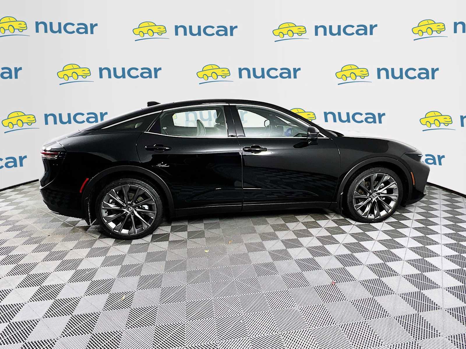 Used 2023 Toyota Crown Limited image 8