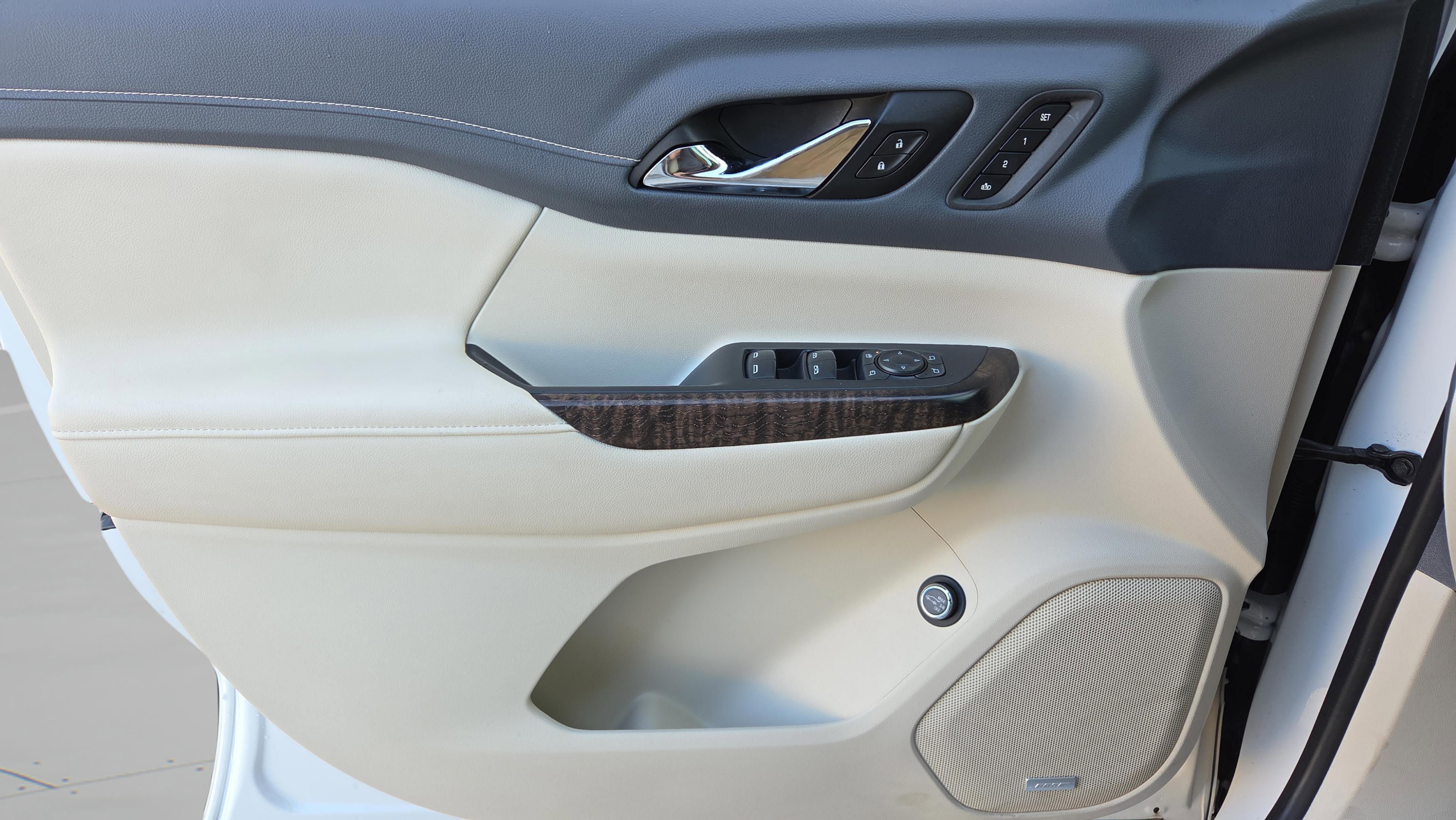 Used 2021 GMC Acadia Denali w/ Denali Technology Package image 32