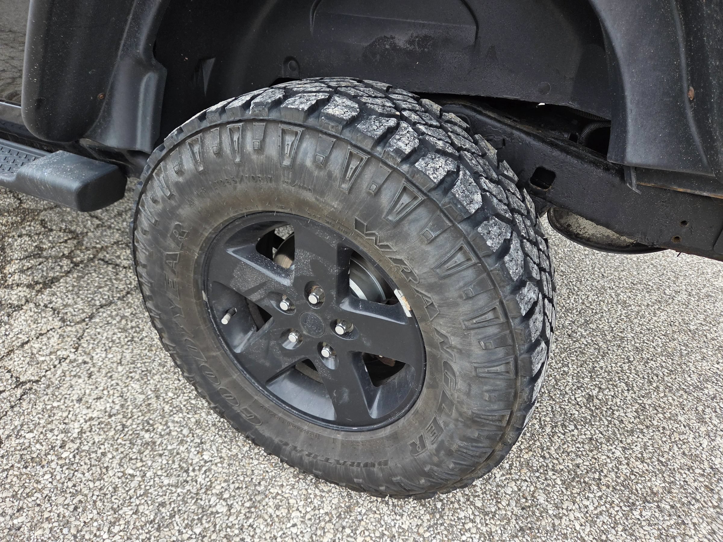 Used 2015 Jeep Wrangler Unlimited Sahara w/ Quick Order Package 24X AWD/4WD image 11