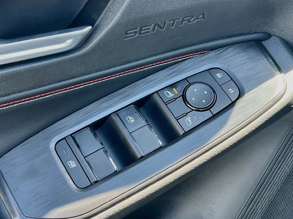 New 2027 Nissan Sentra SR FWD image 17