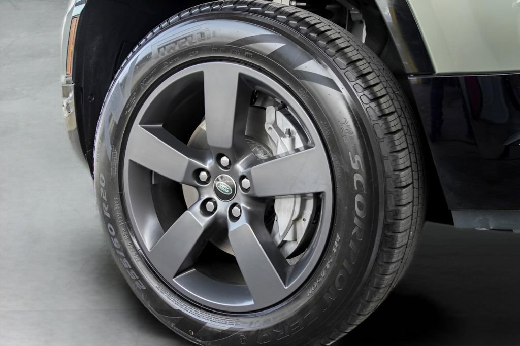 Used 2023 Land Rover Defender 110 X-Dynamic SE image 46