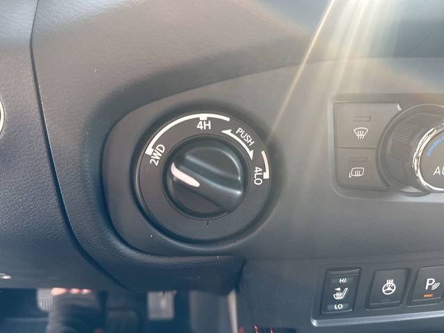 Used 2023 Nissan Frontier PRO-4X w/ Pro Convenience Package image 26