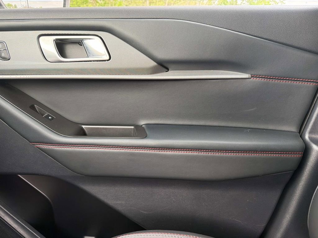 Used 2025 Ford Explorer ST-Line w/ Premium Package image 26