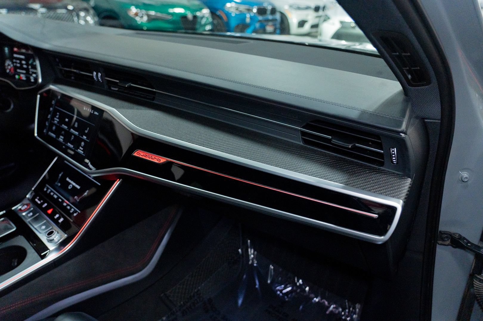 Used 2022 Audi RS 6 w/ Carbon Optic Package AWD/4WD image 39