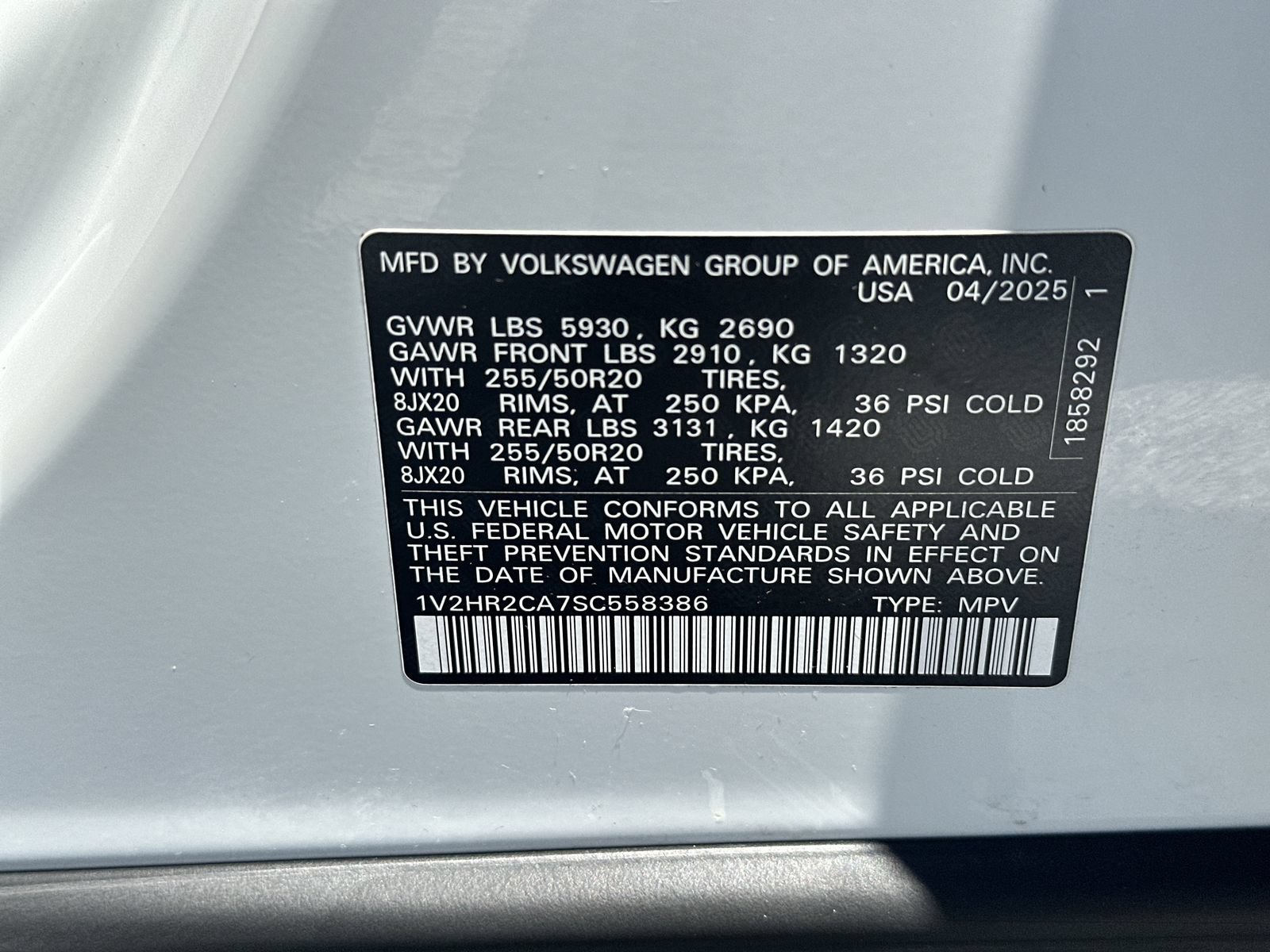 Used 2025 Volkswagen Atlas SE AWD/4WD image 36