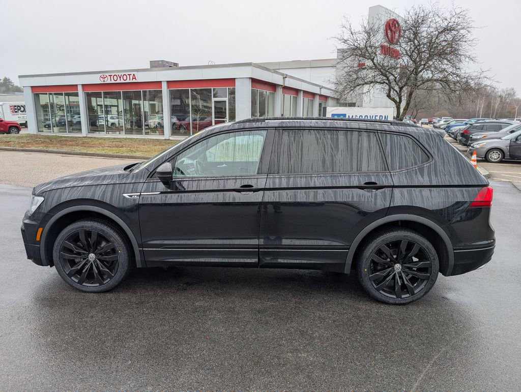 Used 2021 Volkswagen Tiguan SE R-Line image 2