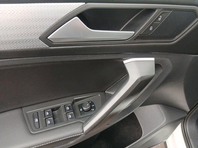 Used 2022 Volkswagen Tiguan S image 13