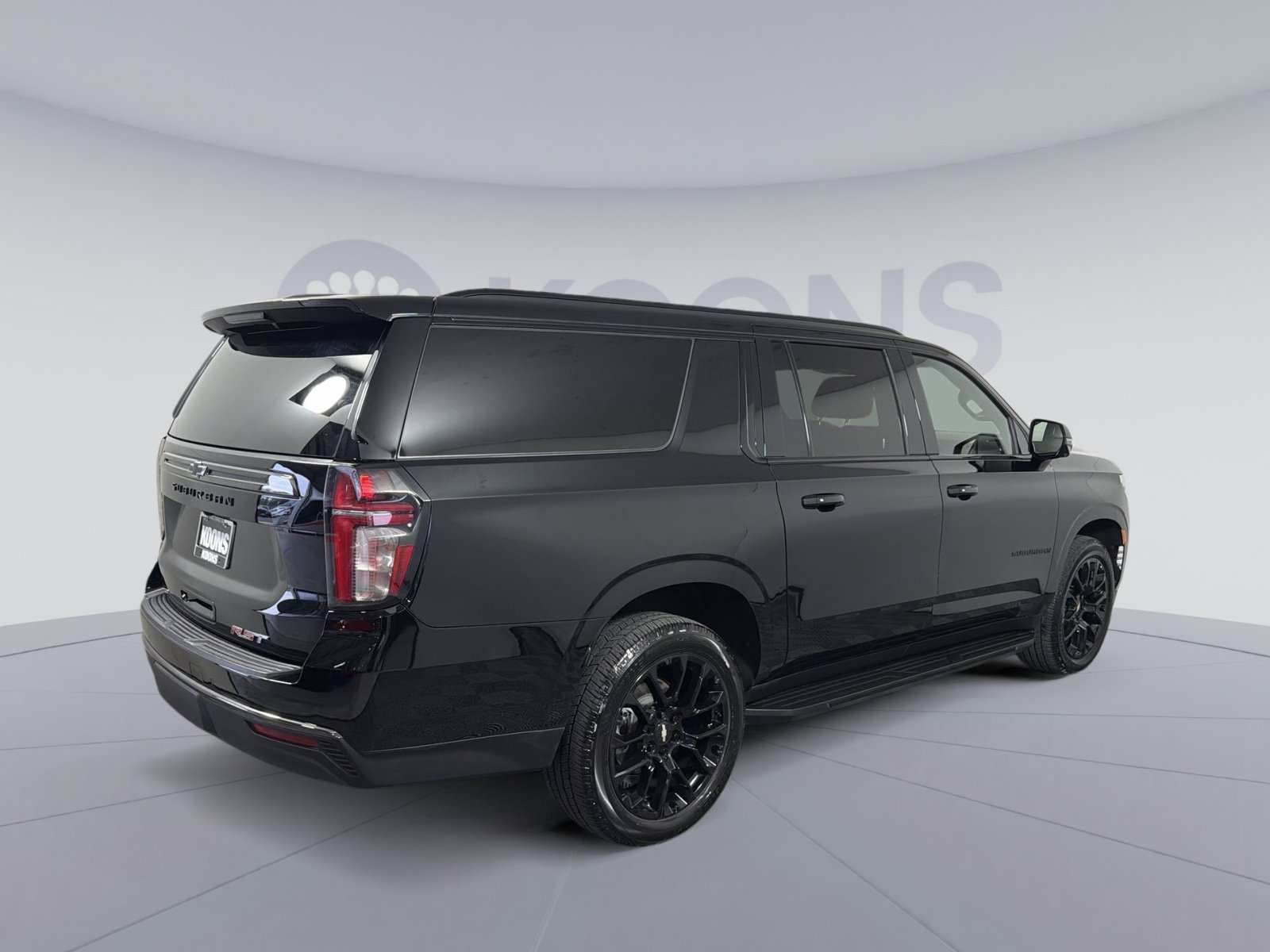 Used 2022 Chevrolet Suburban RST w/ Luxury Package image 7