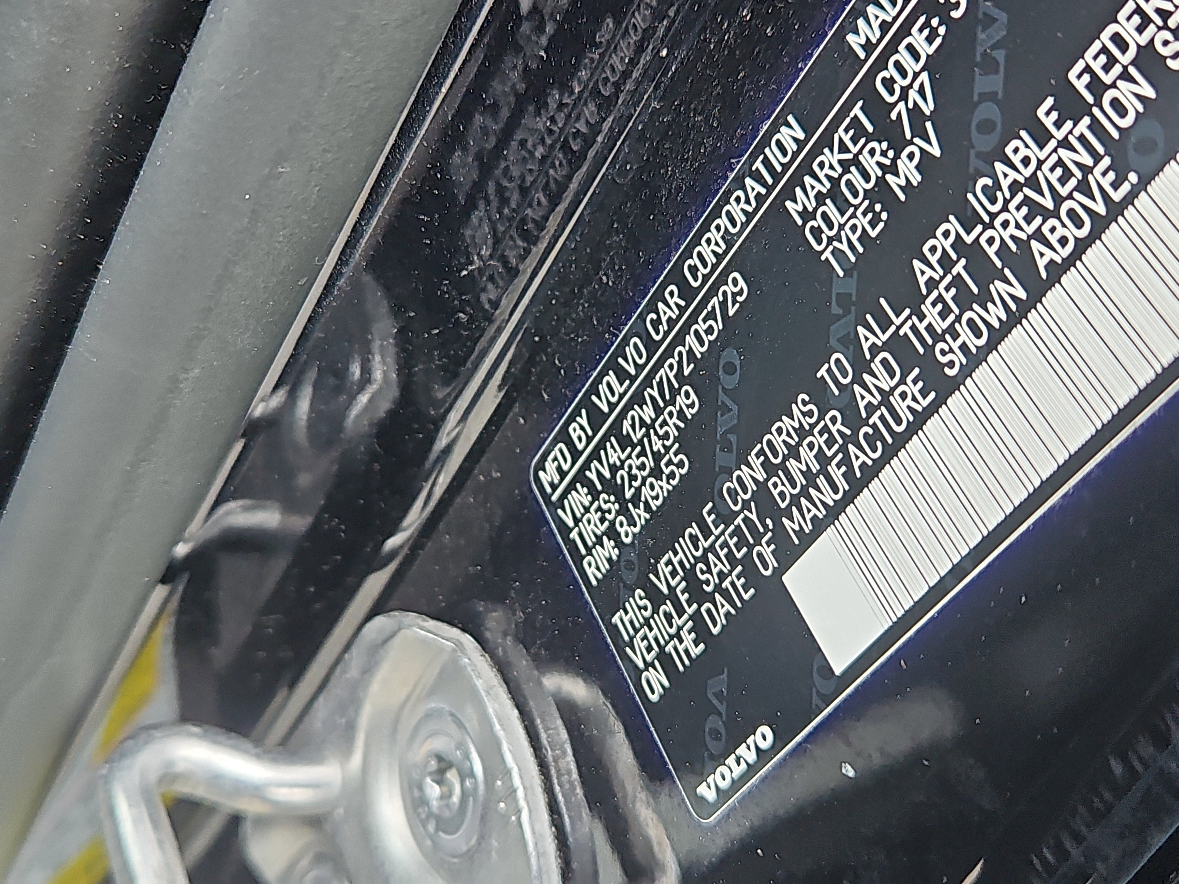 Certified 2023 Volvo V60 B5 Cross Country Plus image 7