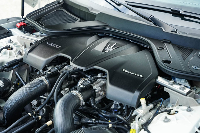 Used 2024 Maserati GranTurismo Trofeo AWD/4WD image 18