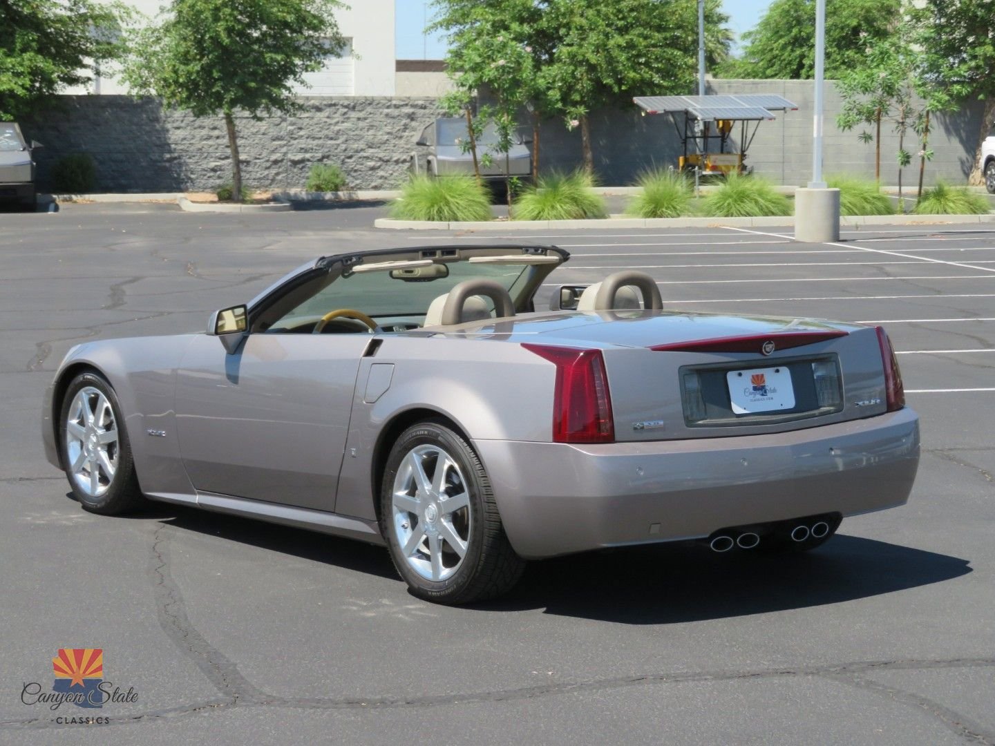 Used 2004 Cadillac XLR RWD image 11