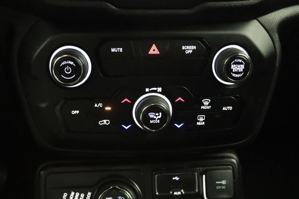 Used 2020 Jeep Renegade Trailhawk w/ Cold Weather Group AWD/4WD image 23