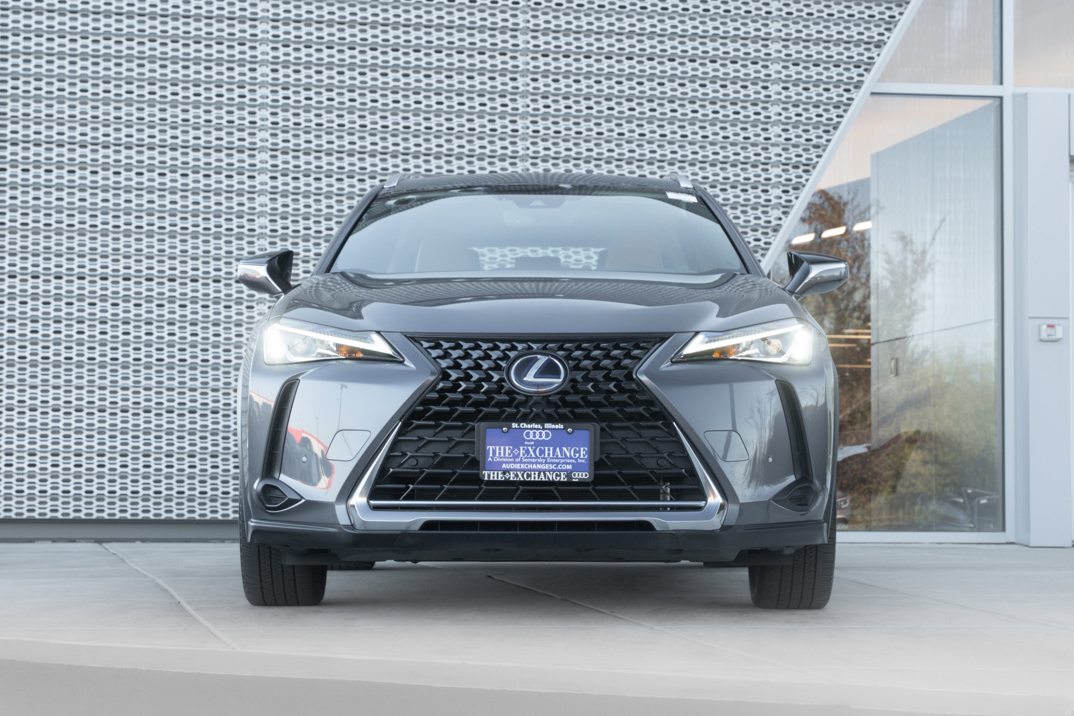 Used 2020 Lexus UX 250h w/ Premium Package image 30