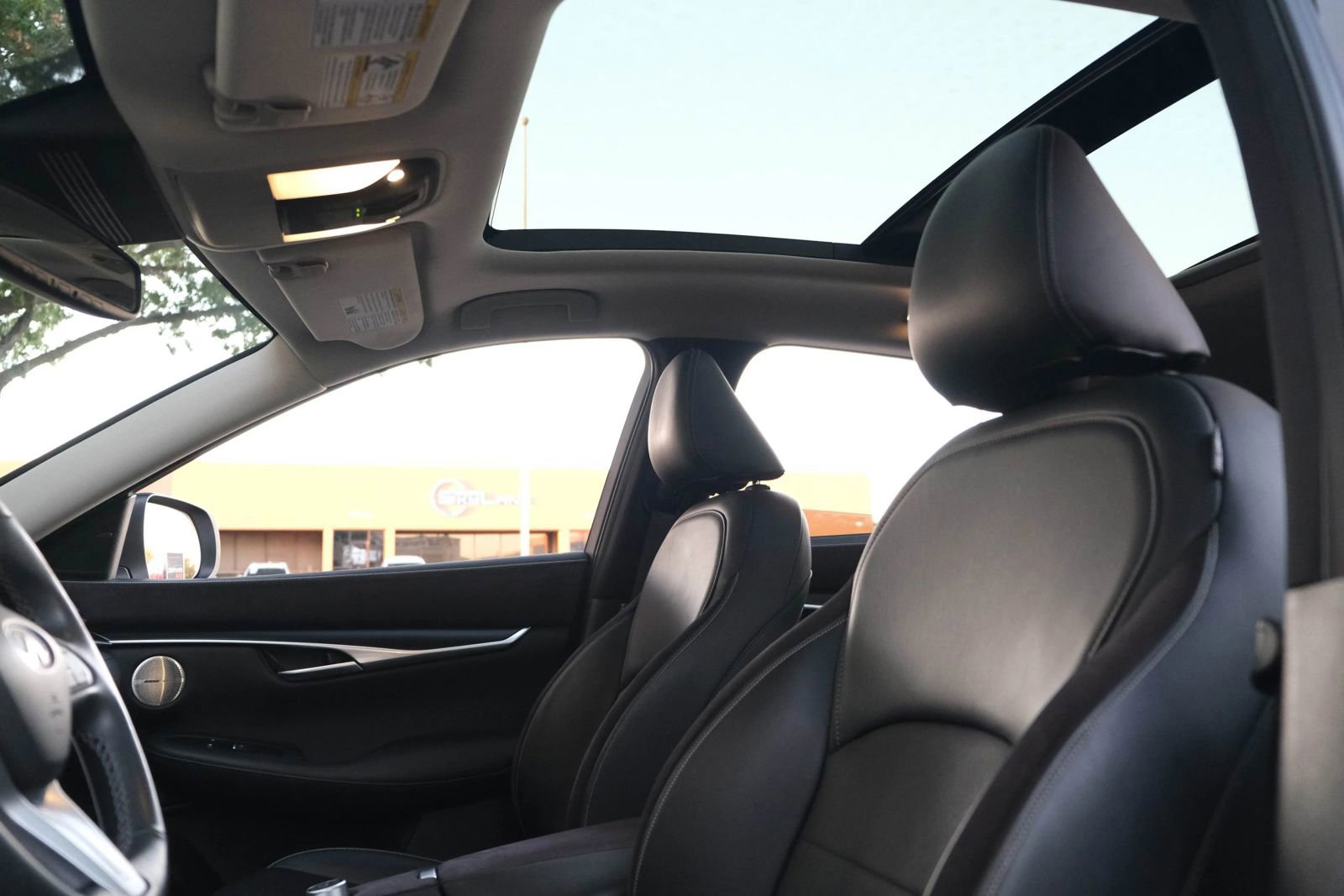 Used 2022 INFINITI QX50 Sensory image 23