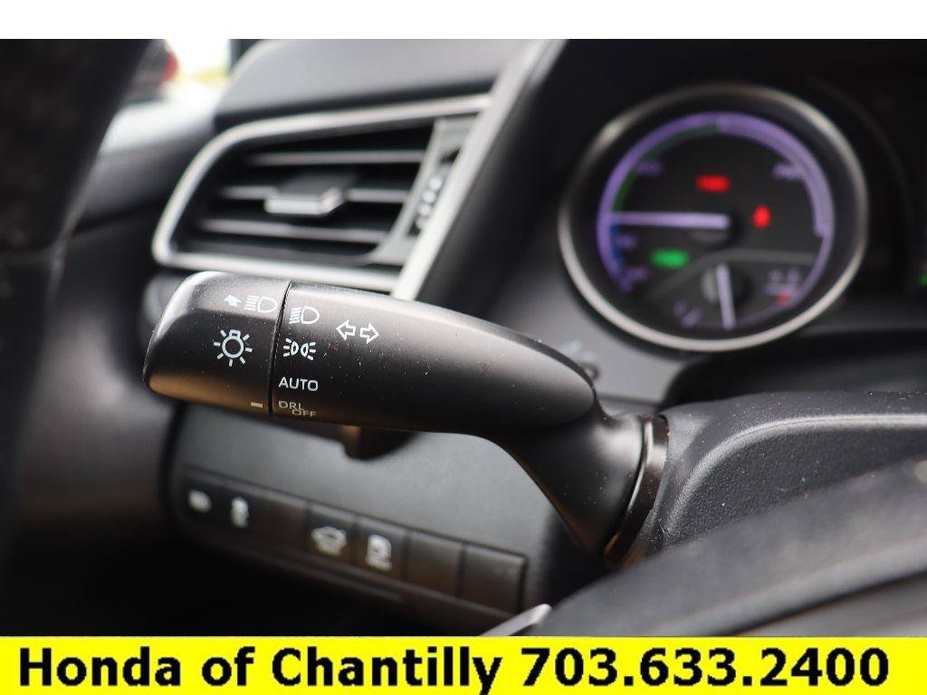 Used 2021 Toyota Camry SE FWD image 10