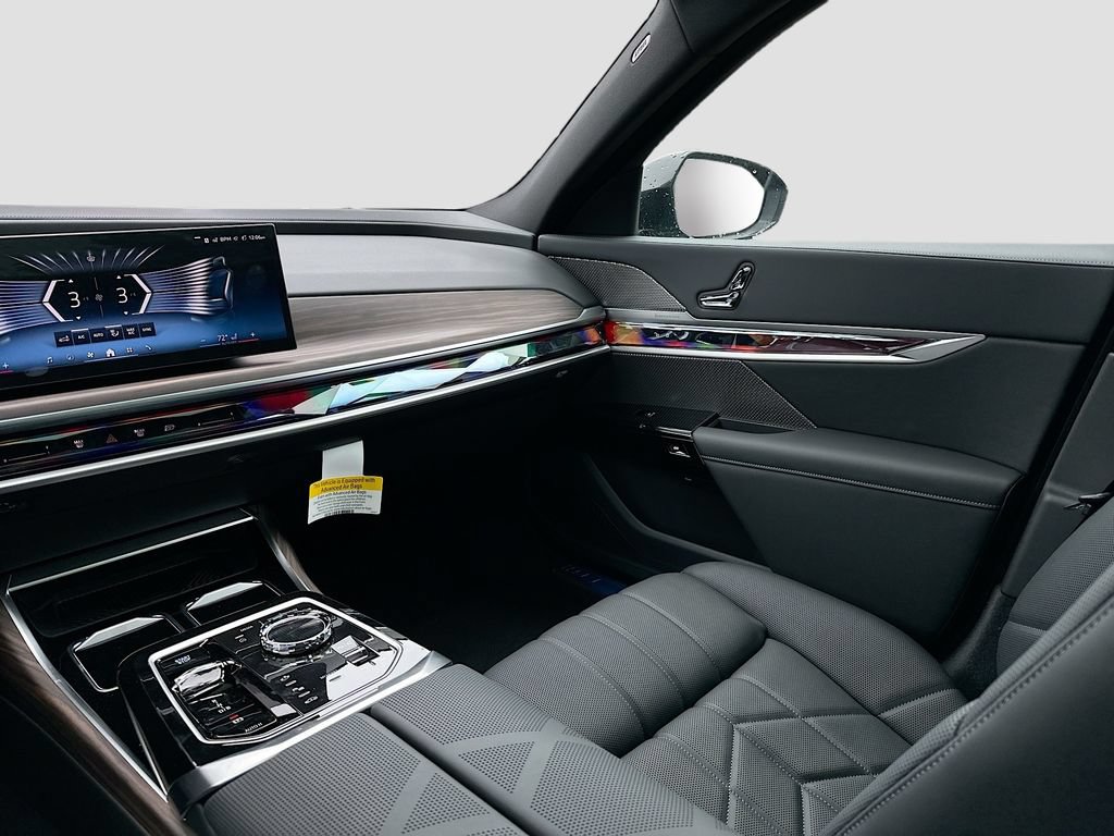 New 2026 BMW i7 xDrive60 w/ Premium Package AWD/4WD image 25