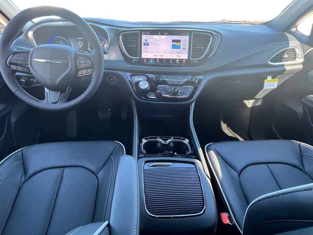 New 2026 Chrysler Pacifica Limited image 20