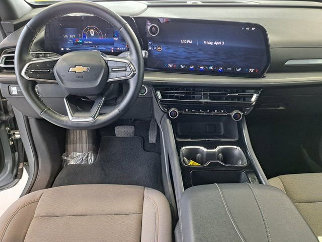 Used 2025 Chevrolet Traverse LT image 27