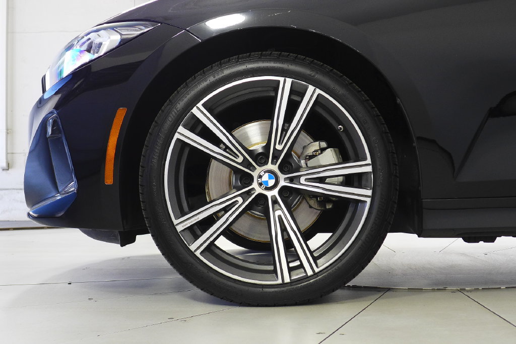 Used 2023 BMW 330i Sedan w/ Driving Assistance Package RWD image 5