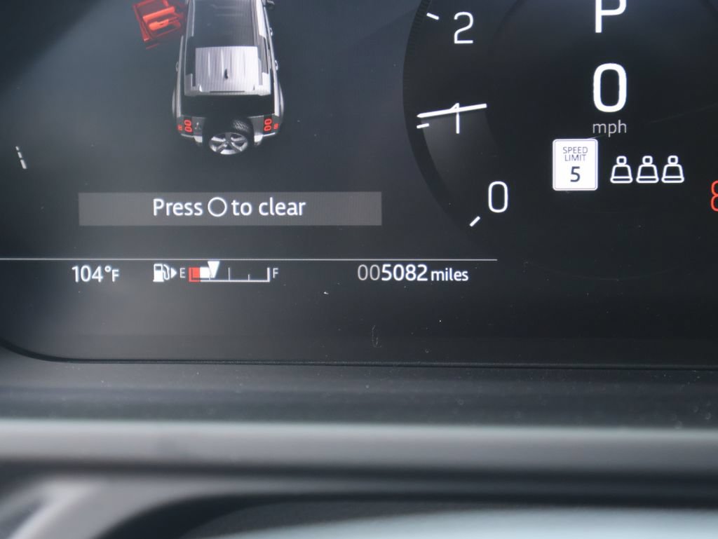 Used 2025 Land Rover Defender 110 AWD/4WD image 32