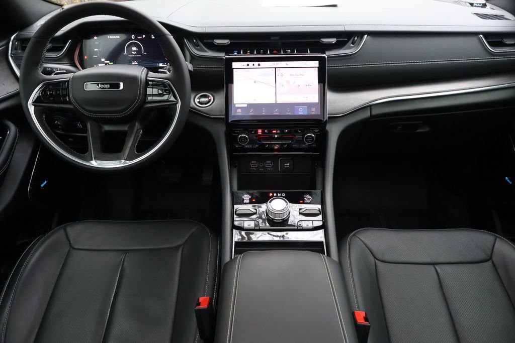 Used 2024 Jeep Grand Cherokee Overland image 14