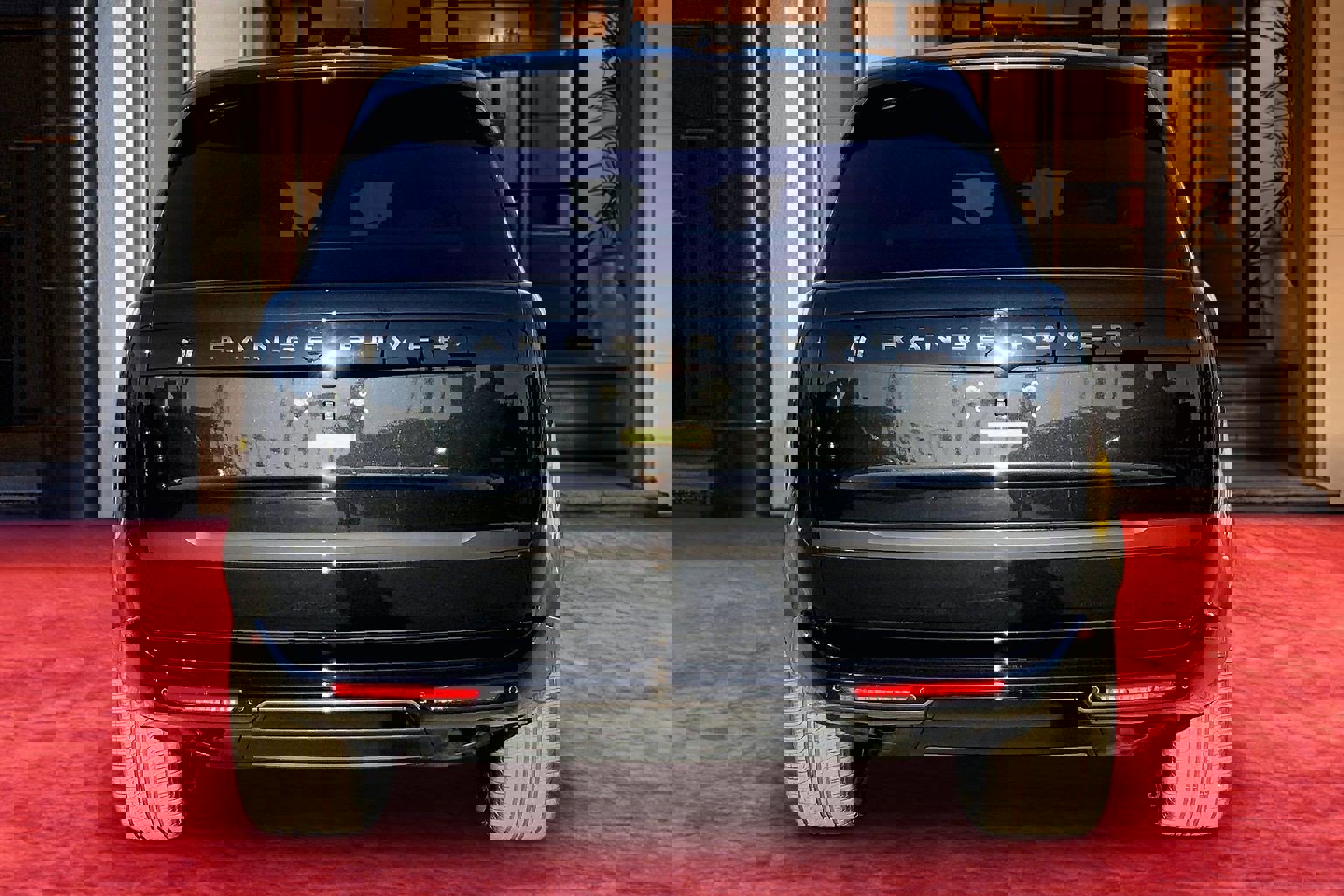 New 2026 Land Rover Range Rover SE image 4