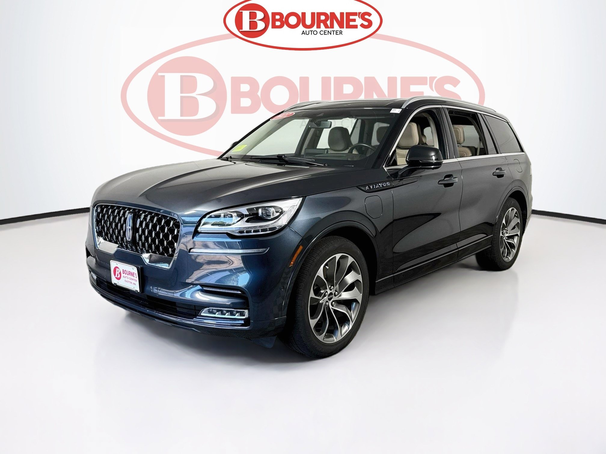 Used 2022 Lincoln Aviator Grand Touring w/ Equipment Group 301A AWD/4WD image 8