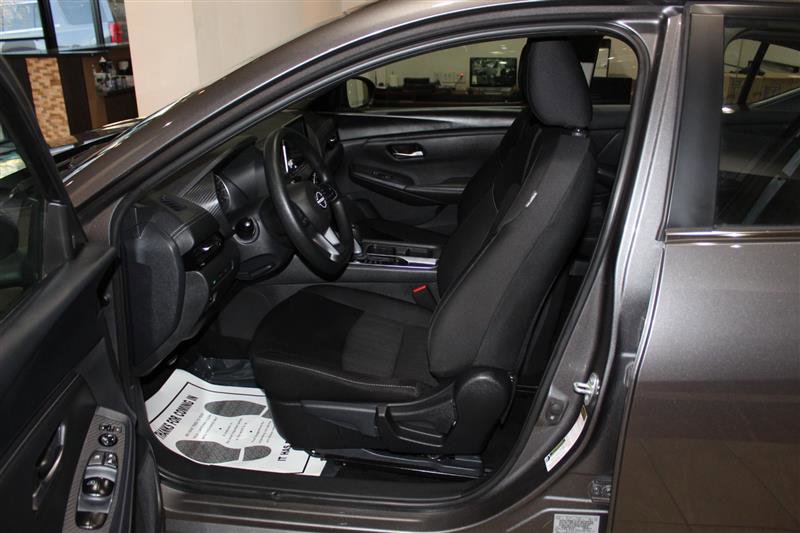 Used 2024 Nissan Sentra SV image 27