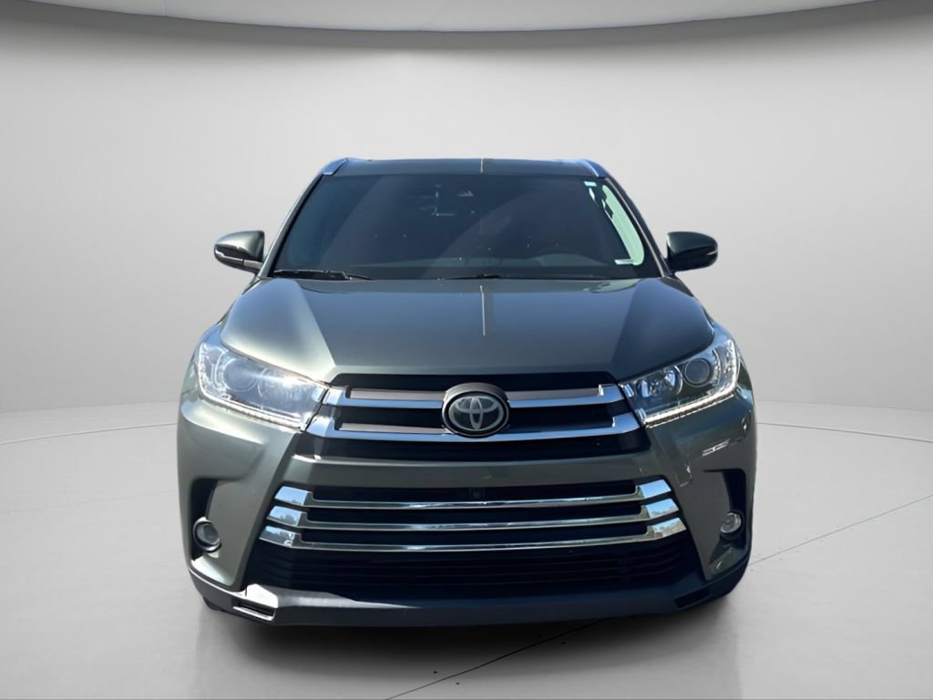 Used 2019 Toyota Highlander Limited Platinum AWD/4WD image 11
