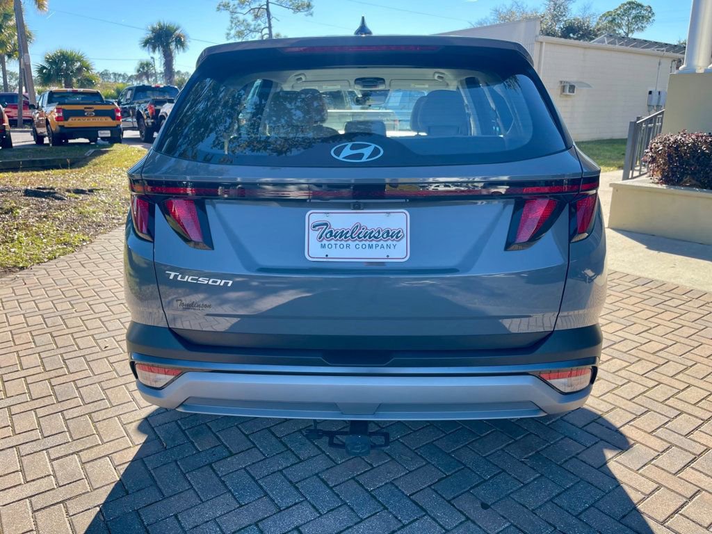 Used 2025 Hyundai Tucson SE image 4