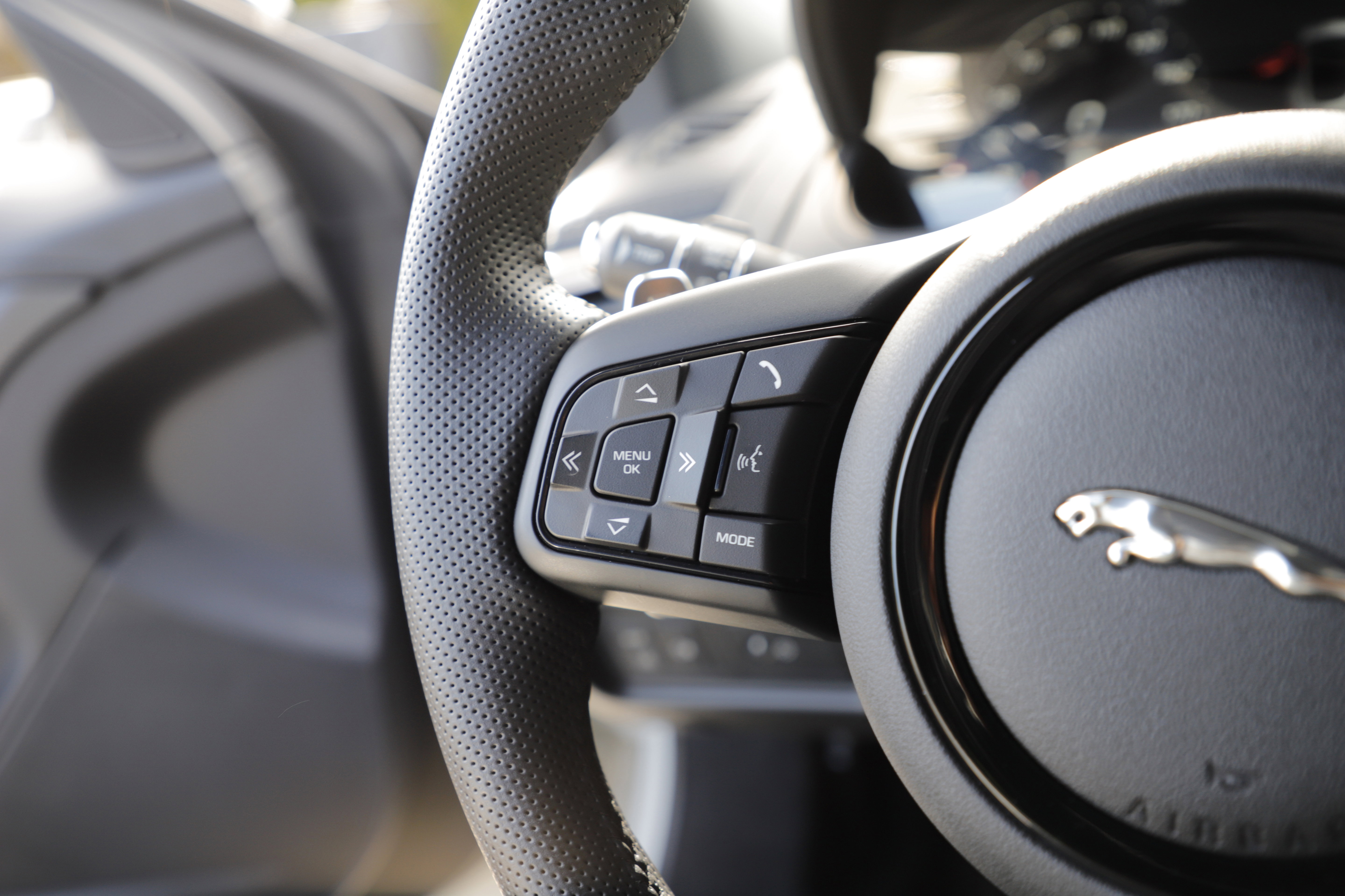 Used 2024 Jaguar F-TYPE R image 18