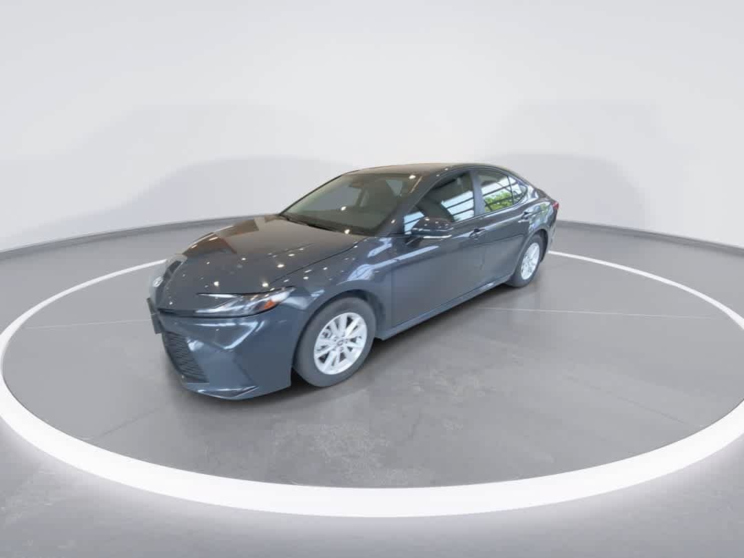 Used 2025 Toyota Camry LE FWD image 4
