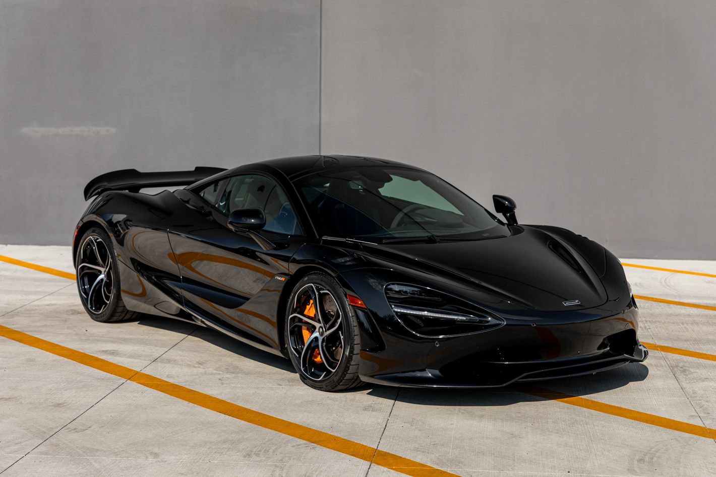 Used 2024 McLaren 750S RWD image 32