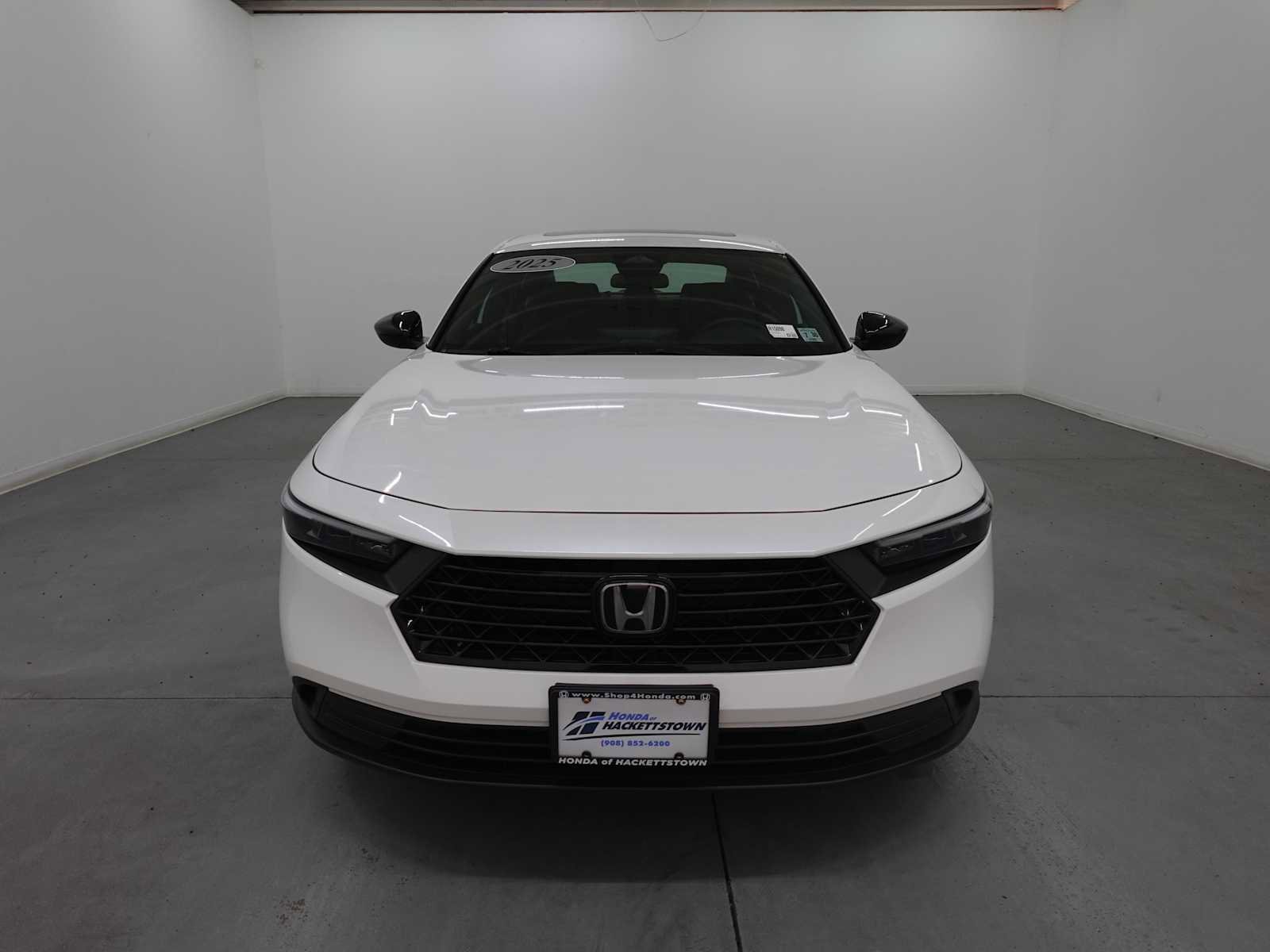 Used 2025 Honda Accord Sport image 2