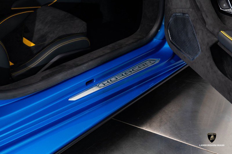 Used 2023 Lamborghini Huracan Tecnica image 38
