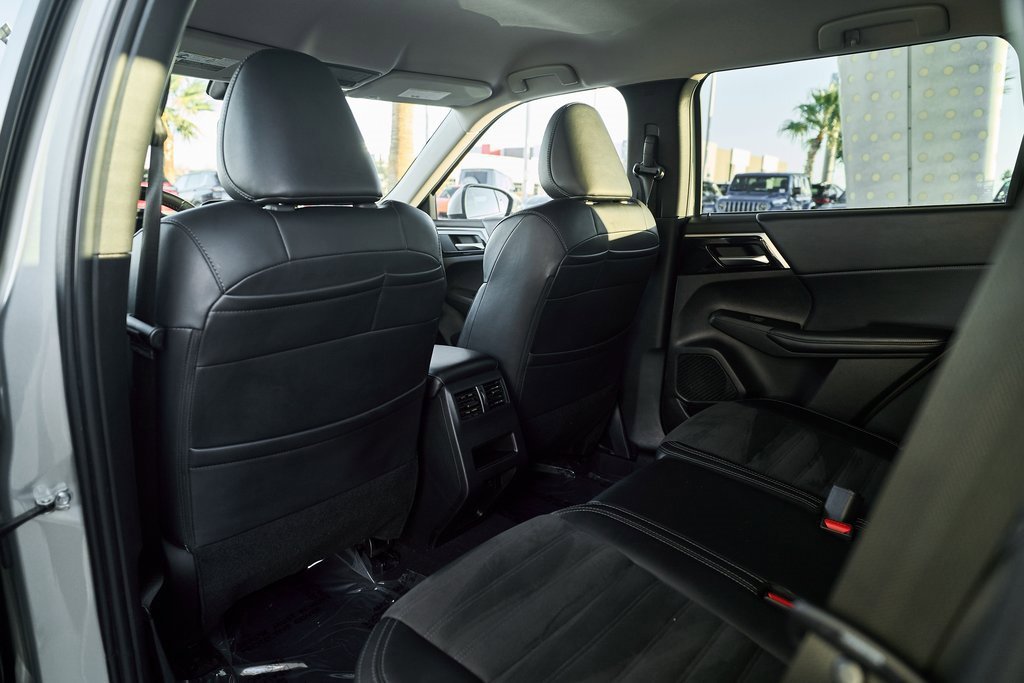 Used 2024 Mitsubishi Outlander SE image 20