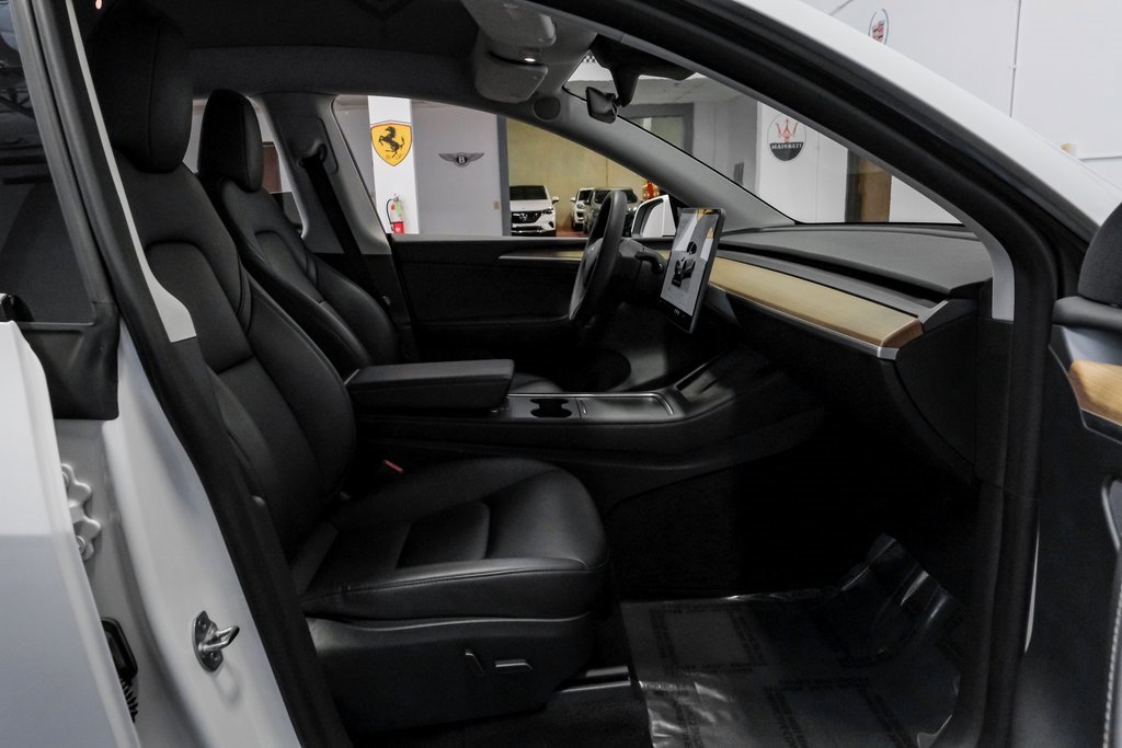 Used 2023 Tesla Model Y Long Range image 34