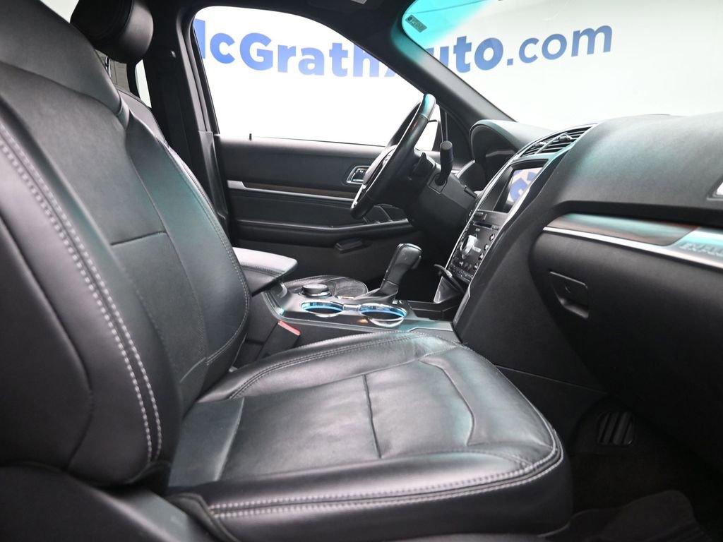 Used 2017 Ford Explorer Limited w/ Equipment Group 301A image 7