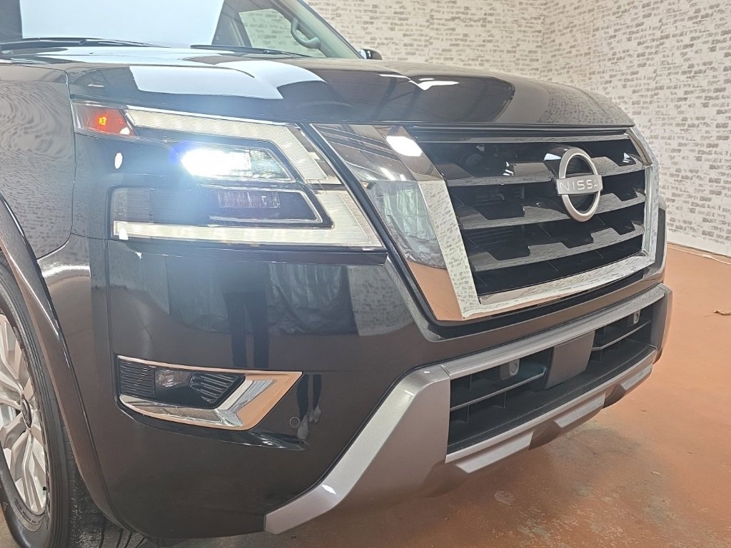Used 2024 Nissan Armada SV image 8